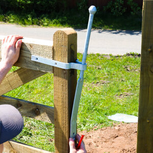 Field Gate Catches
